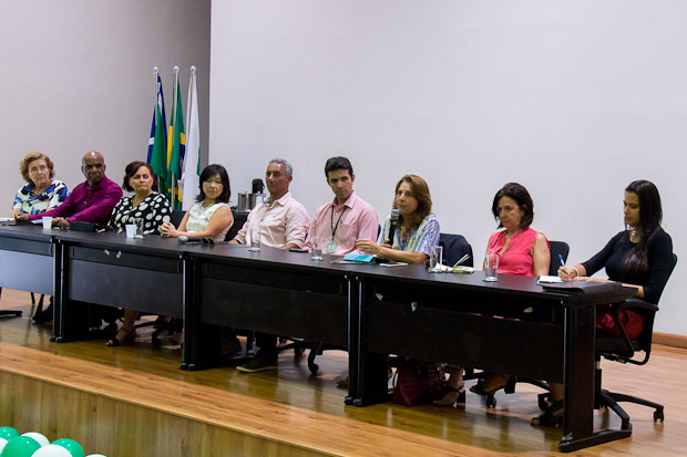 Diretor e vice-diretor da FCE (centro) recebem reitora e decanos da UnB. Foto: Luis Gustavo Prado/Secom UnB