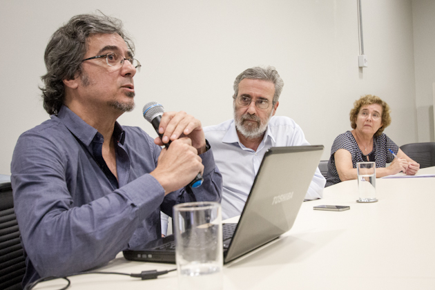 Da esquerda para a direita, professor Cláudio Lorenzo, Dr. Jorge Venâncio e decana Maria Emília Walter
