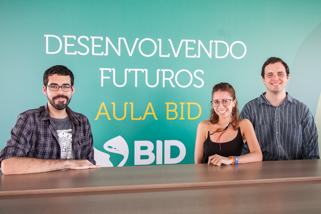 Os estudantes Gabriel (esq.), Melissa e José Pedro pretendem aprofundar os conhecimentos sobre as temáticas apontadas na Aula BID.
