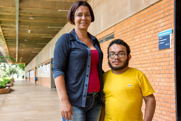 Luiz Carlos Lino, calouro da UnB, compartilhará a vivência na Universidade com a mãe e graduanda em matemática Elsilene Lino