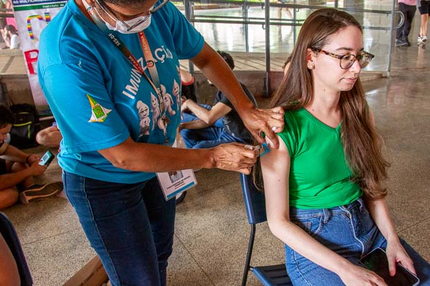 UnB Notícias - UnB e secretaria de Saúde realizam vacinação pública no  campus Darcy Ribeiro